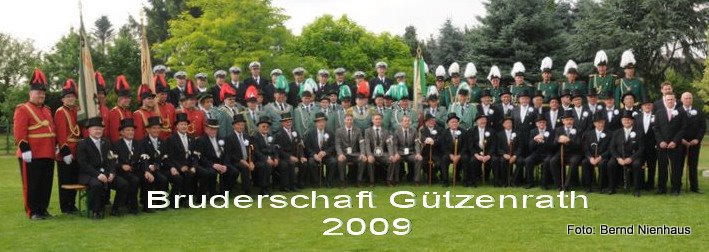 Die komplette Bruderschaft Gützenrath Gütz-Kirm-2009-Gesamtbruderschaft
