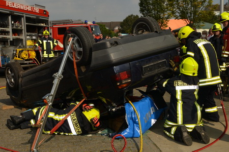 Wir trainieren für Sie! Elm-Feuerw-Unfall-Übung
