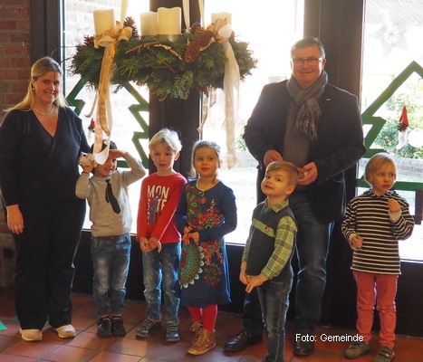 Gemeinde-2016-12-AdventsschmuckKiTa