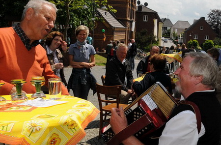 Stimmung auf dem Pfarrfest Elmpt-2012-Pfarrfest