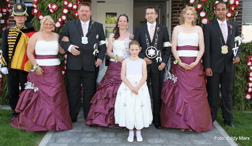 Der Gützenrather Hofstaat Gützenrath-2013-Thron-komplett