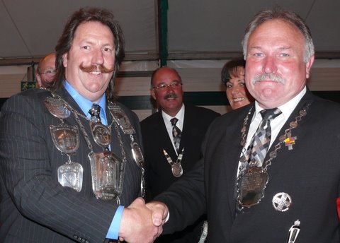 Gratulation vom Overhetfelder König OK-Kirmes-07-KönigOverhAnderst