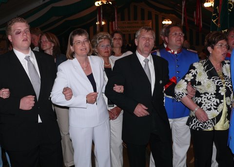 Stimmung beim Königstanz OK-Kirmes-11