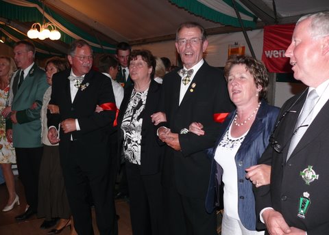Stimmung beim Königstanz OK-Kirmes-13